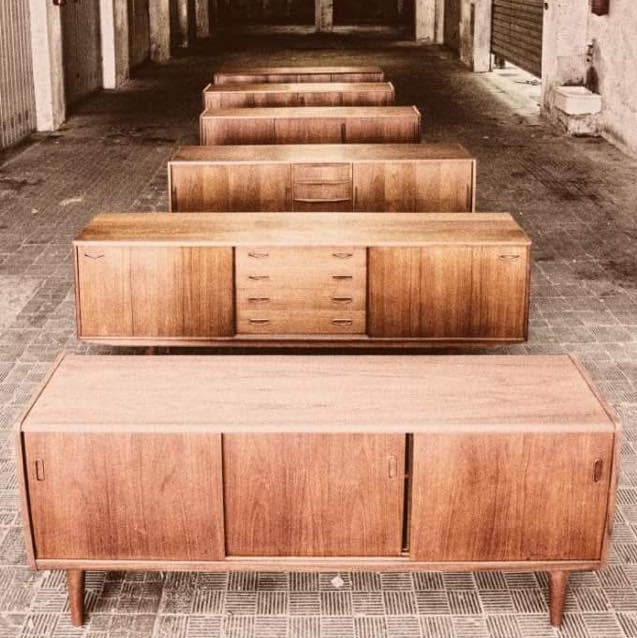Sideboard vs Credenza o Lack00 vs G