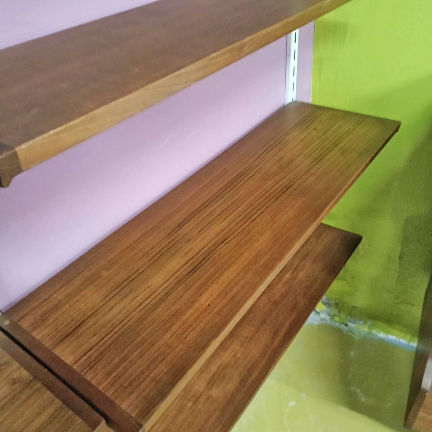 Libreria Kai Kristiansen Vintage Teak Anni '60 | Montanti Bianchi