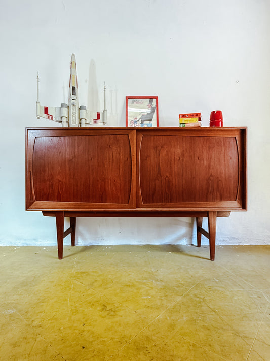 Credenza danese teak 180cm Arne Vodder ante sagomate