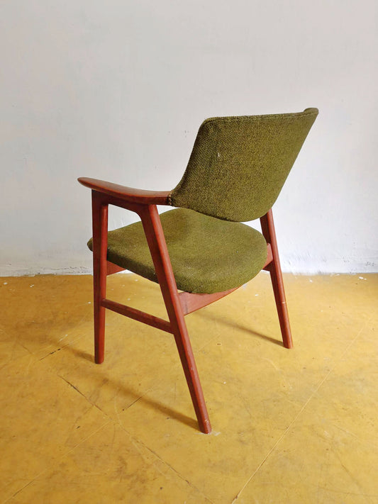 Dettaglio braccioli organici curvatura ergonomica lavorazione artigianale danese teak pregiato
