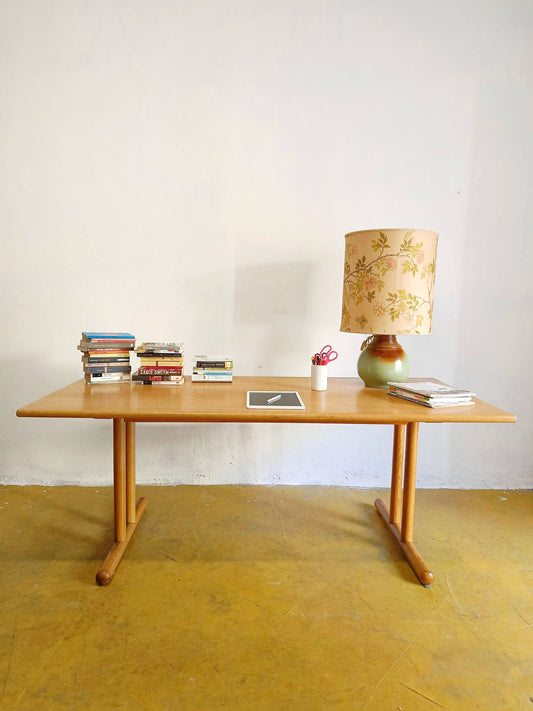 Tavolo vintage quercia chiara con base centrale design danese anni 60