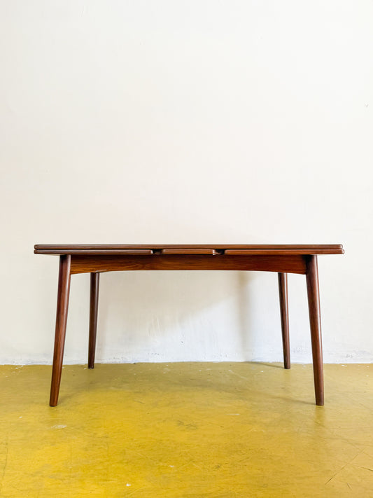 Tavolo allungabile vintage danese teak anni 50 con traversa curva