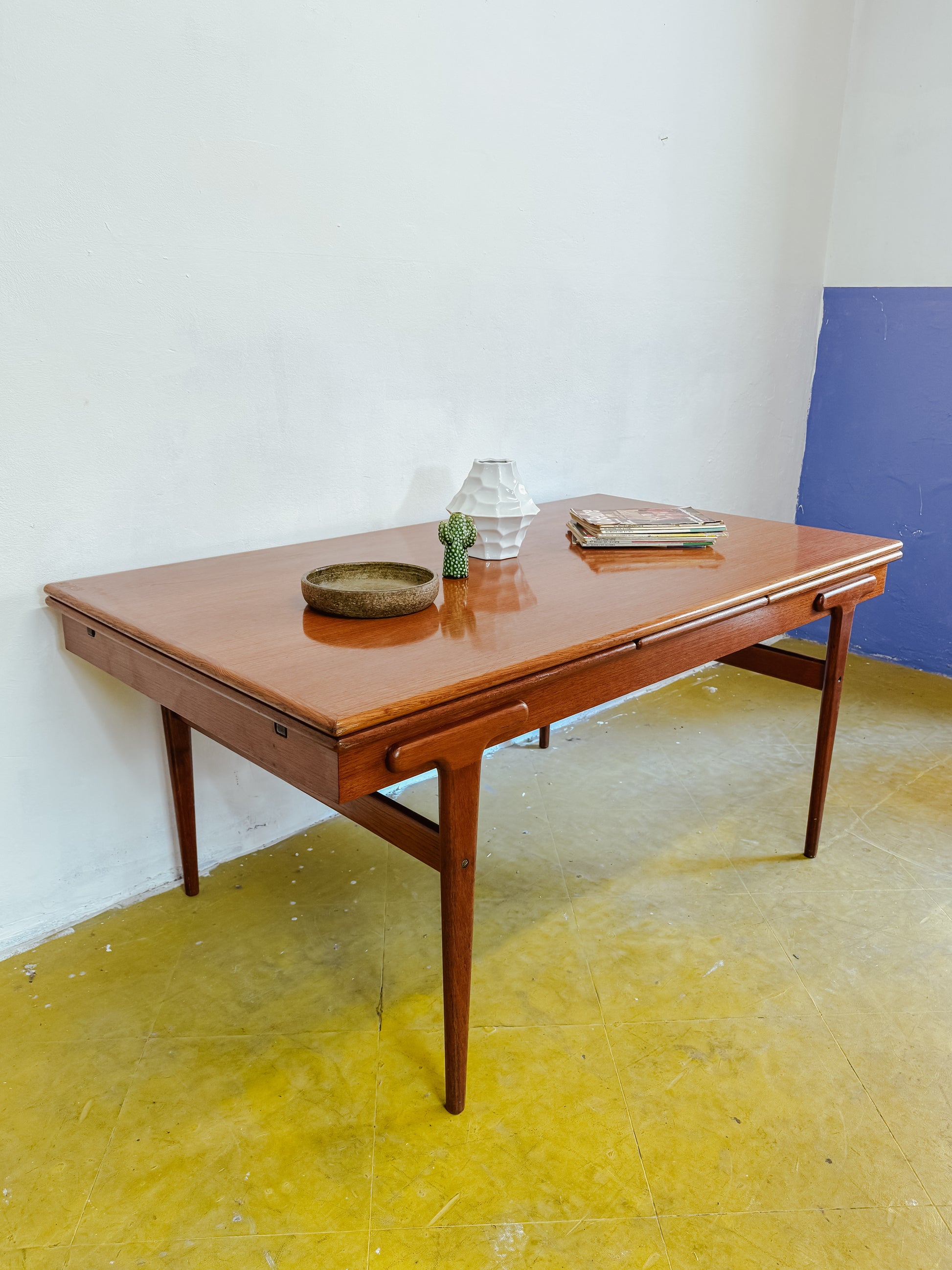 avolo_allungabile_Ejvind_Johansson_teak_anni_50_vista_frontale
