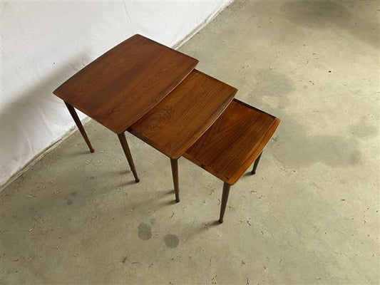 Tavolini tris design danese anni 60 [j42774] misure L.57 H.52 P.37