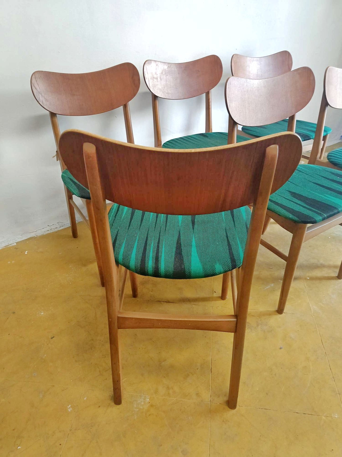 Set 6 Sedie Vintage Teak Seduta Verde Imbottita da Ristoffare | Design Danese Anni 60