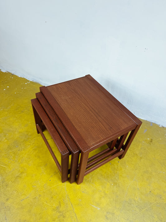 Tris Tavolini Nido Tønder Møbelværk Teak Anni '50 Impilabili