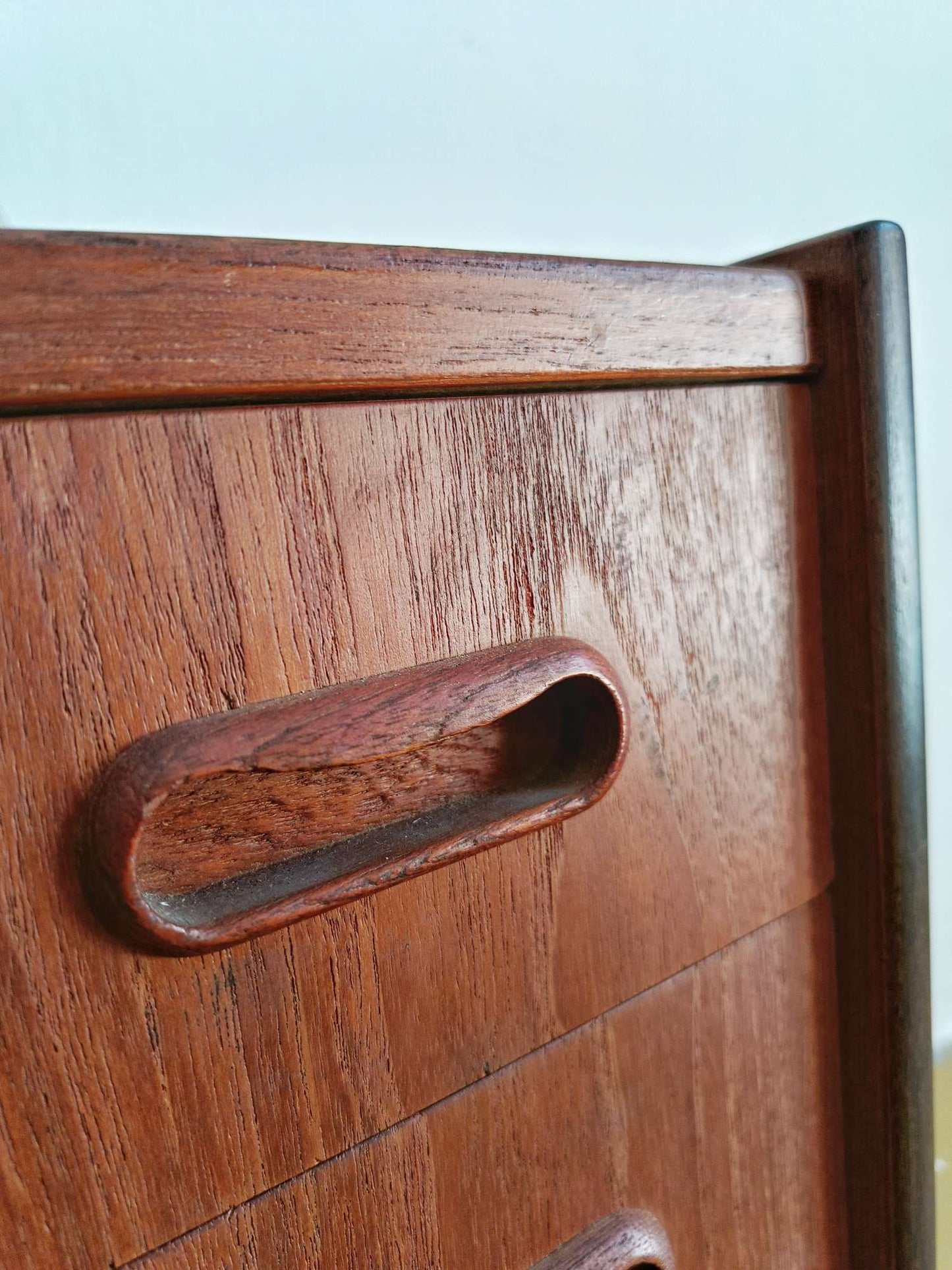 Coppia Comodini Vintage Danesi Teak Anni '50 | Tre Cassetti