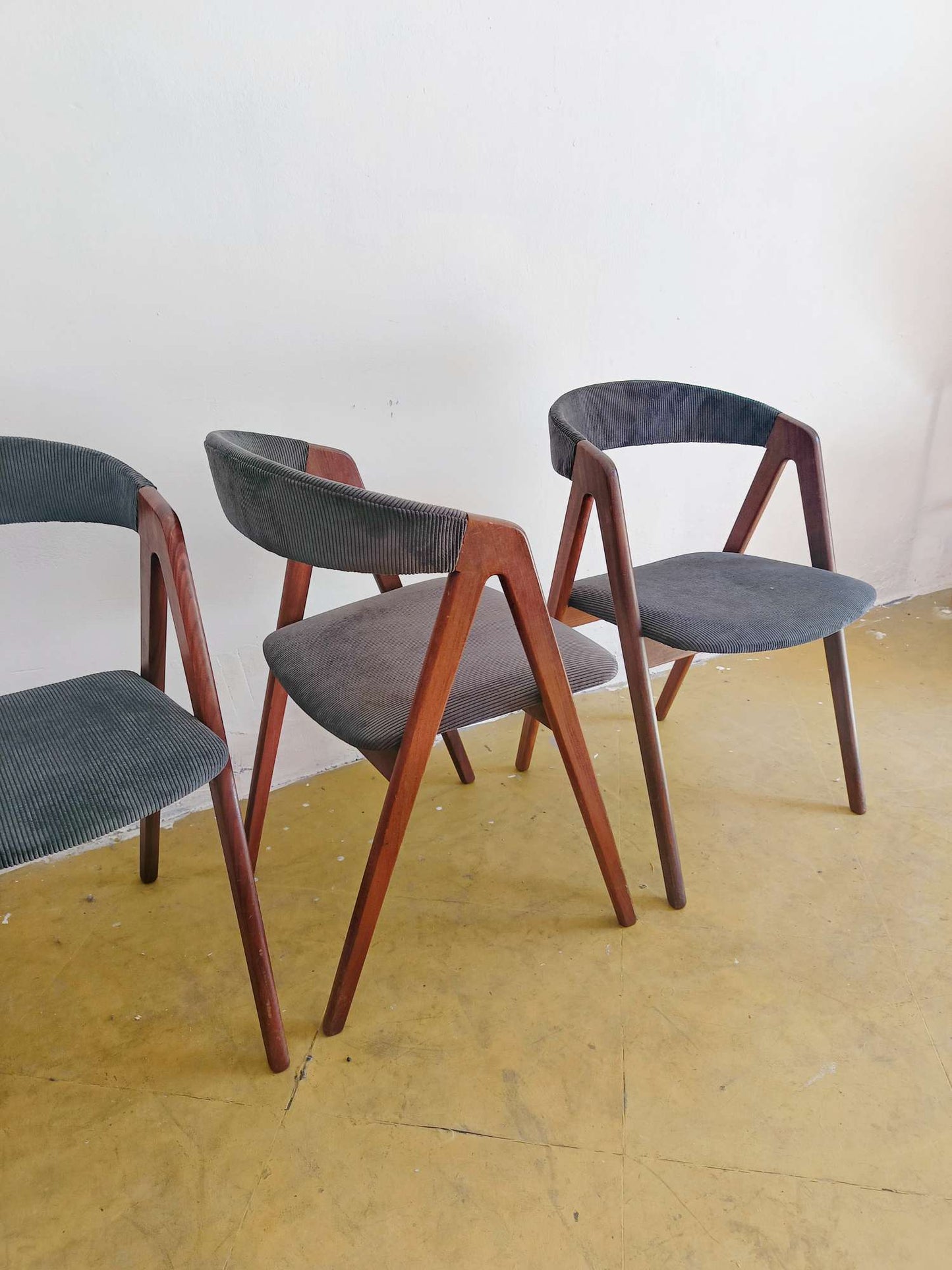 Set 4 Sedie Vintage Teak & Velluto Grigio - Anni 50 | Moderniste Danish Style