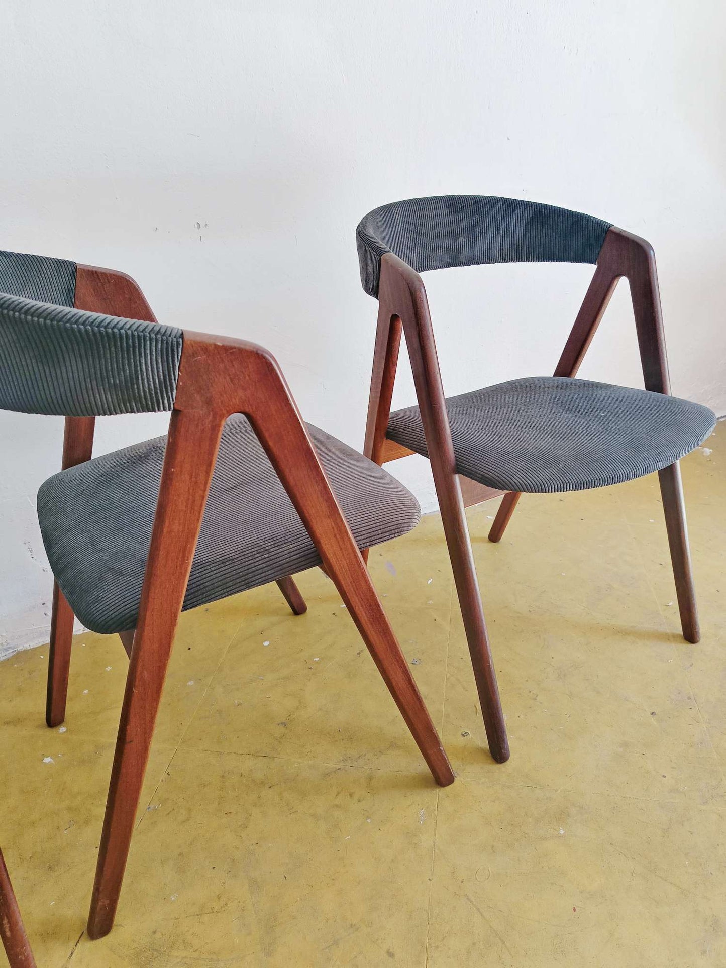 Set 4 Sedie Vintage Teak & Velluto Grigio - Anni 50 | Moderniste Danish Style