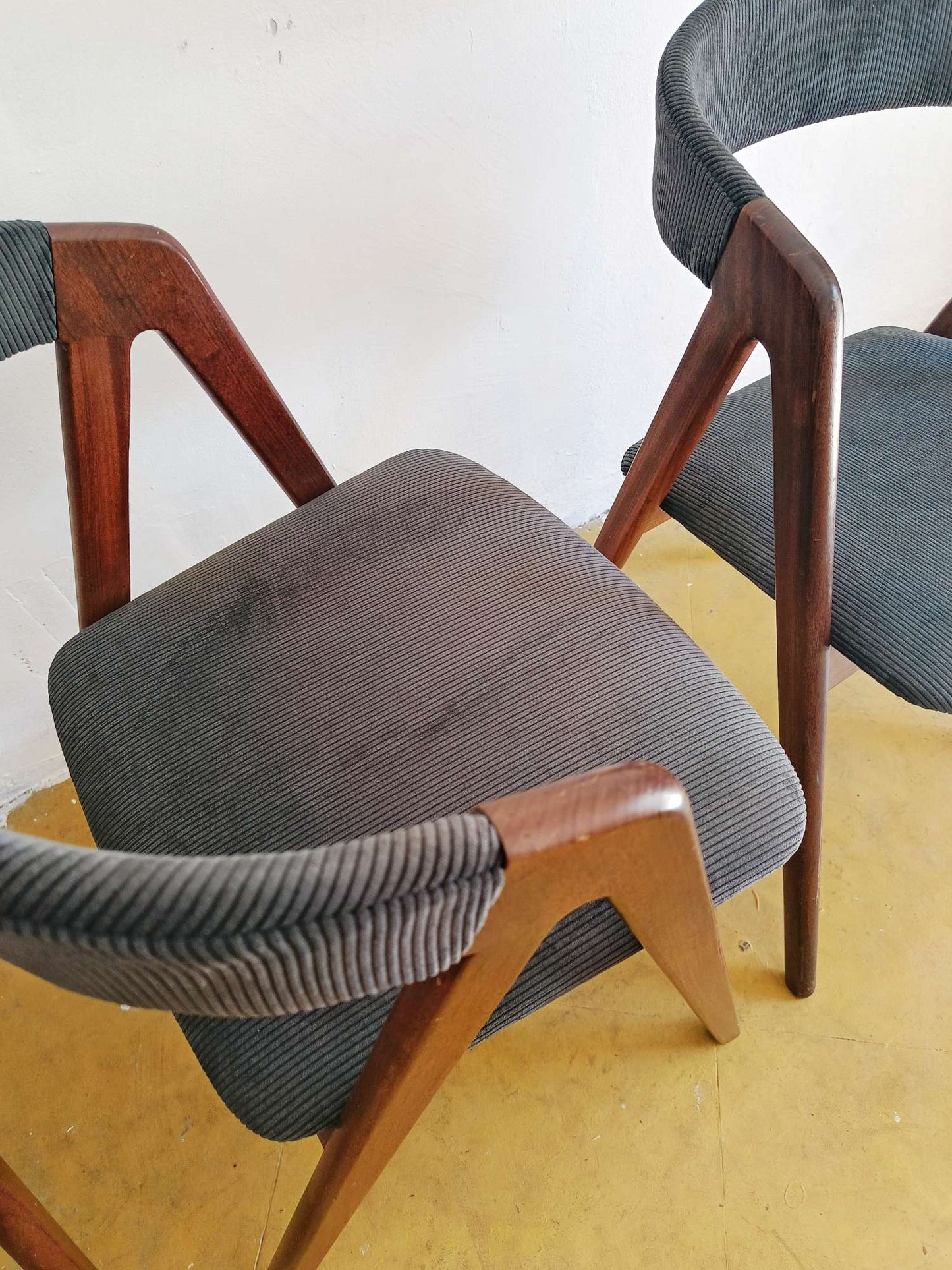 Set 4 Sedie Vintage Teak & Velluto Grigio - Anni 50 | Moderniste Danish Style