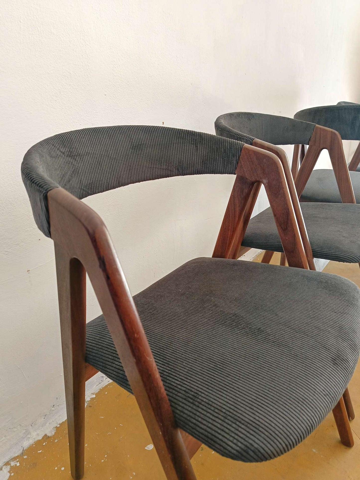 Set 4 Sedie Vintage Teak & Velluto Grigio - Anni 50 | Moderniste Danish Style
