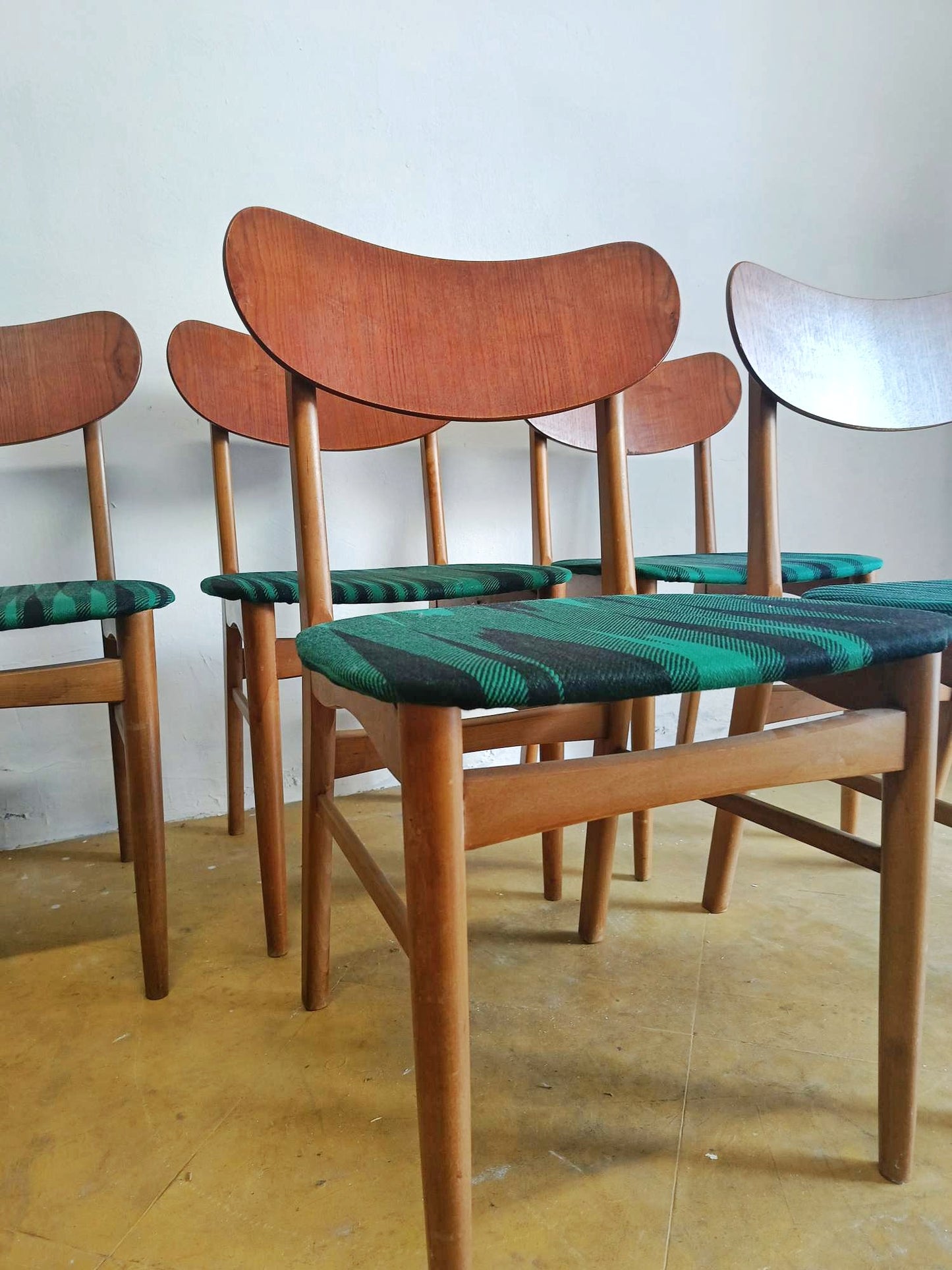 Set 6 Sedie Vintage Teak Seduta Verde Imbottita da Ristoffare | Design Danese Anni 60