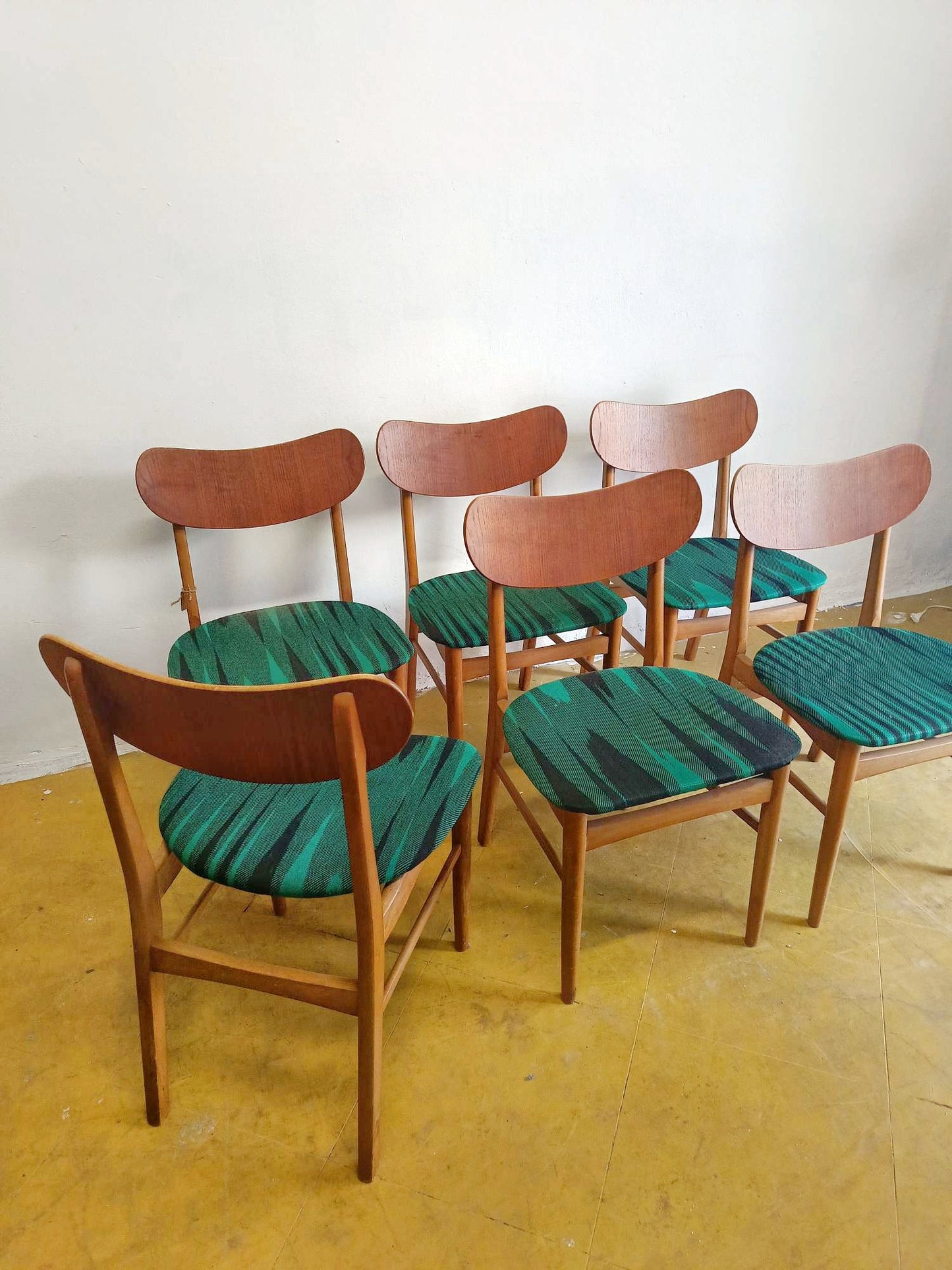 Set 6 Sedie Vintage Teak Seduta Verde Imbottita da Ristoffare | Design Danese Anni 60