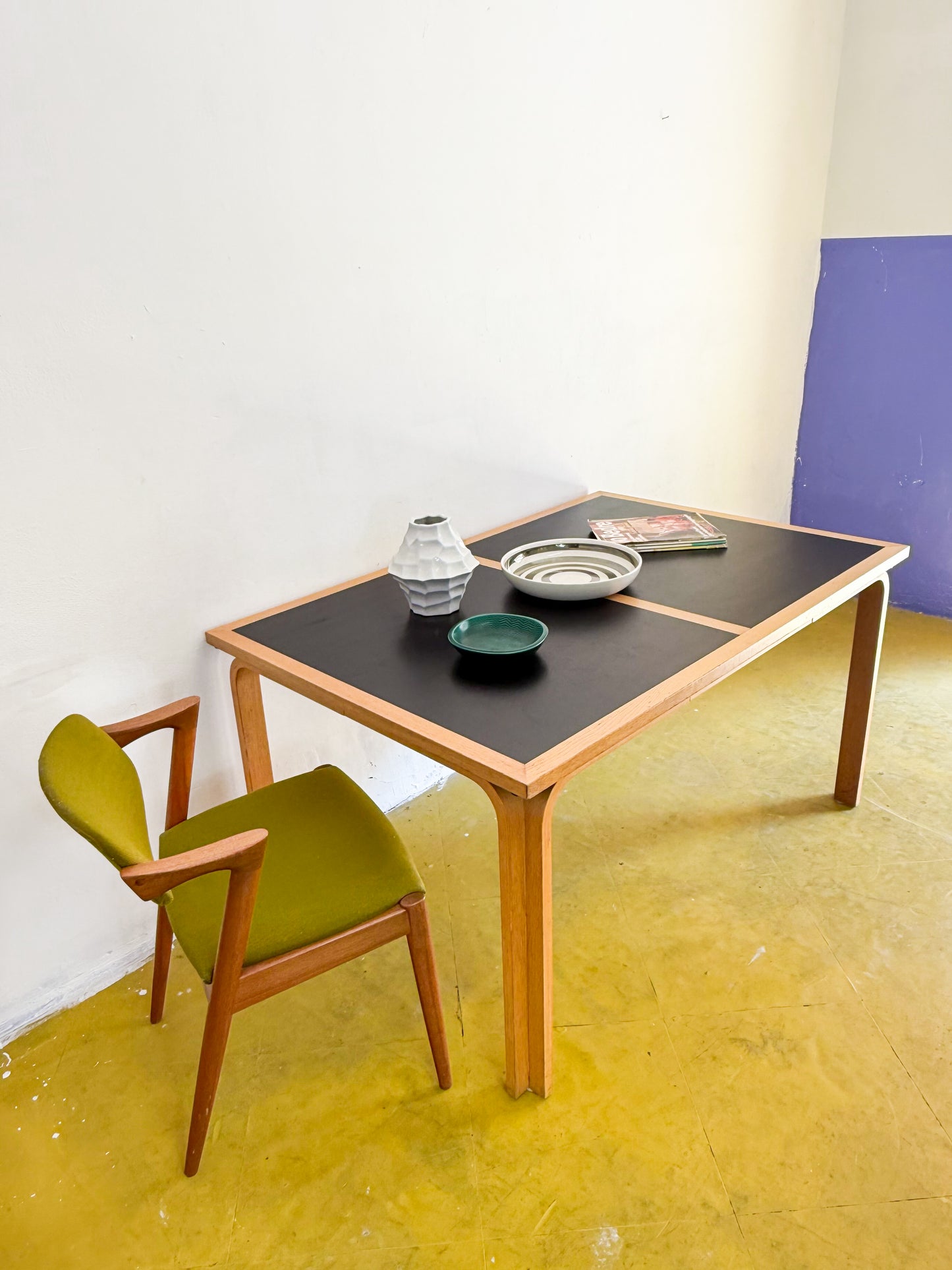 Tavolo Magnus Olesen Bicolore Betulla e Formica | Vintage Danese Anni 50