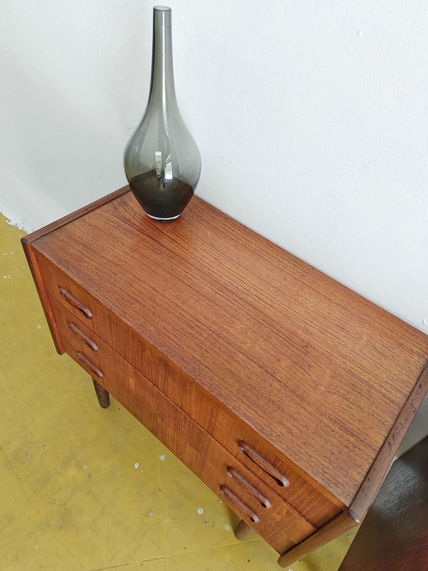 Coppia Comodini Vintage Danesi Teak Anni '50 | Tre Cassetti