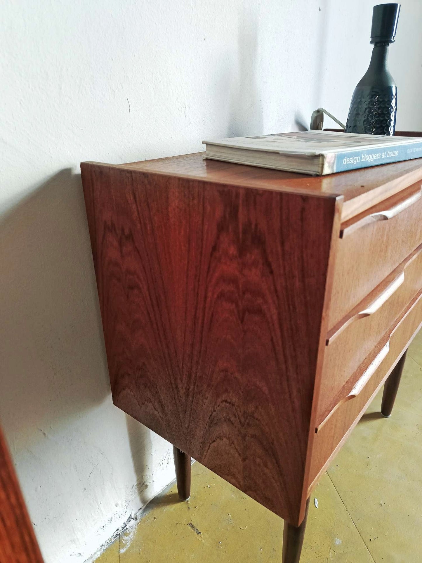 Coppia Comodini Vintage Danesi Teak Anni '50 | 65cm