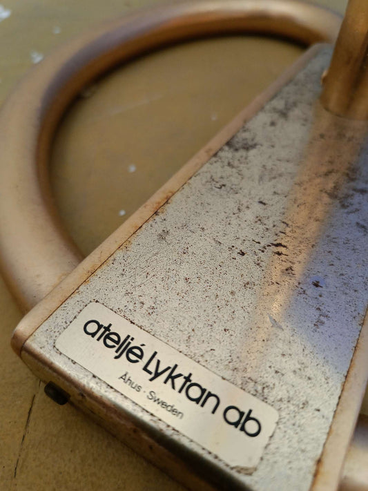 Dettaglio finitura ottone lucido patina vintage lampada Atelié Lyktan autenticità