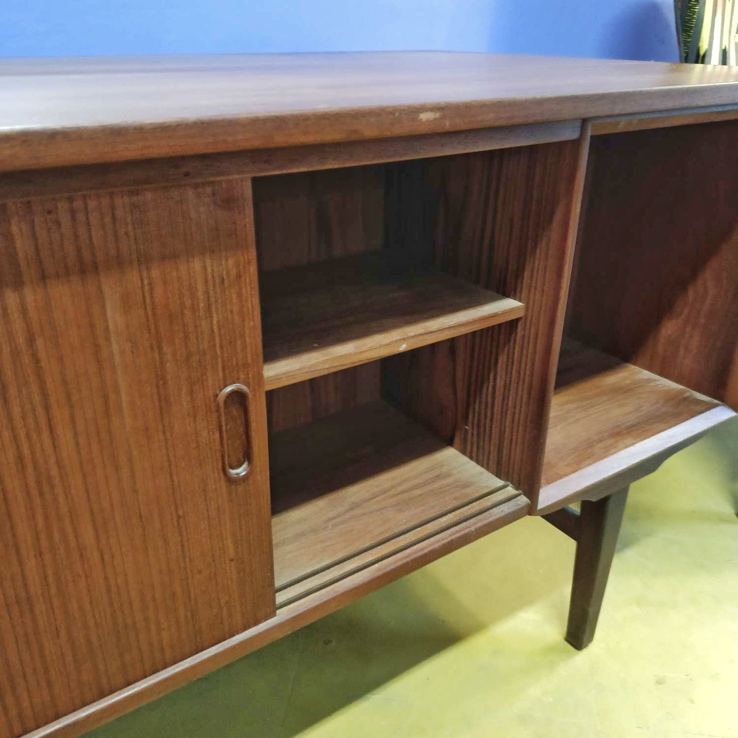 Scrivania design danese vintage anni 50 [88vnt] misure L.143 H.74 P.75