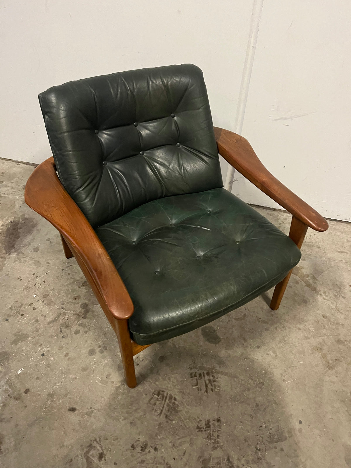 Poltrona in pelle verde design danese anni 60 | fz9365
