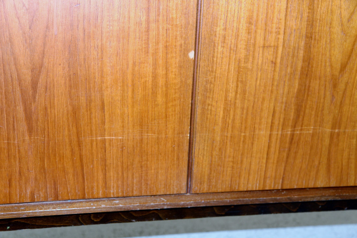Credenza design finlandese vintage anni 50 [sw21043] misure L.155 H.118 P.43