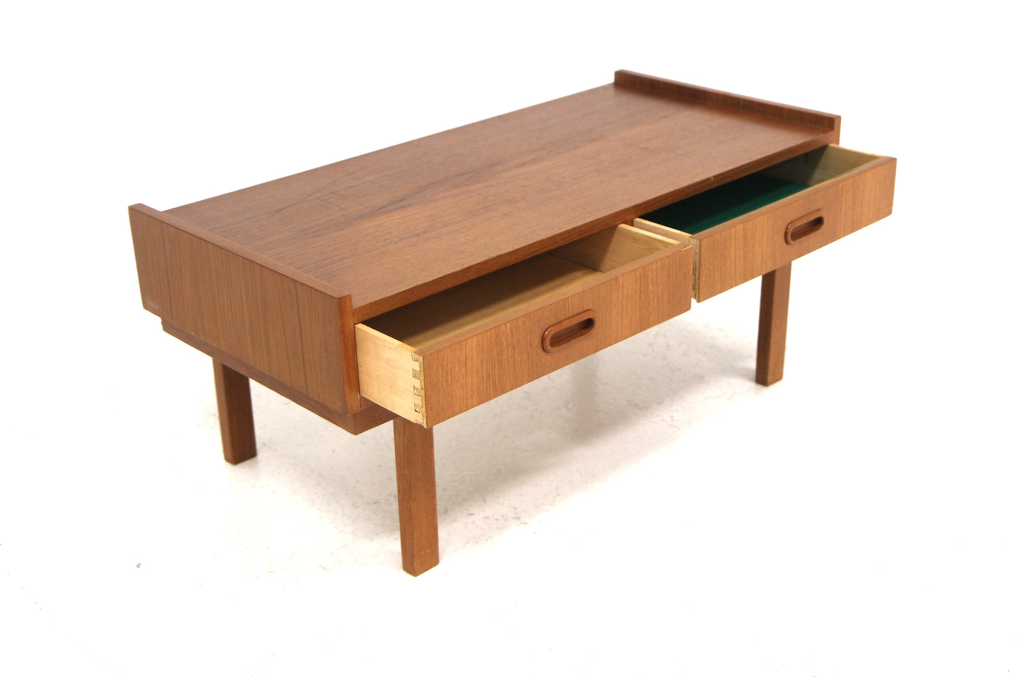 Tavolino portaTv design svedese vintage anni 60 [sw24950] misure L.85 H.38 P.40
