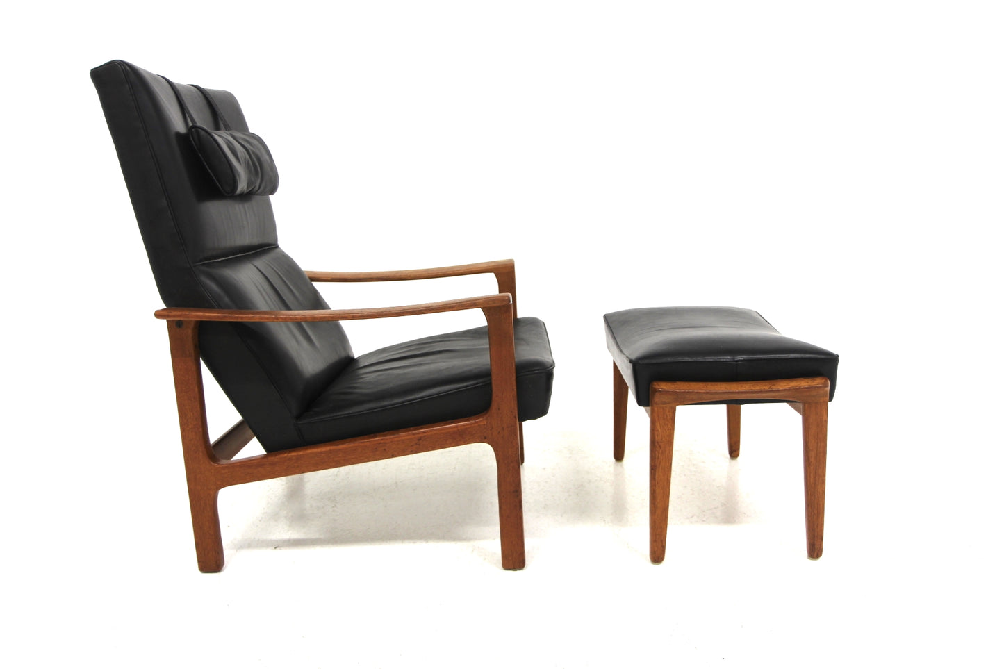 Poltrona e poggiapiedi Bröderna Anderssons design svedese vintage anni 60 [sw24951] misure L.74/68 H.100/41 P.80/40