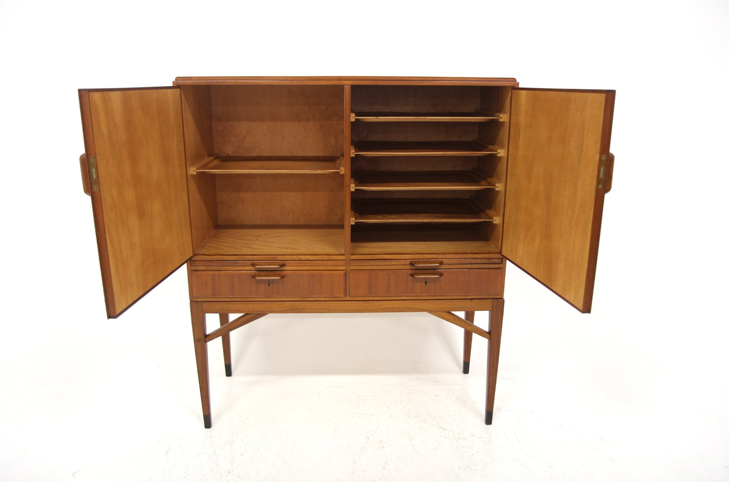 Credenza design svedese vintage anni 50 [sw26142] misure L.110 H.127 P.44