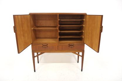 Credenza design svedese vintage anni 50 [sw26142] misure L.110 H.127 P.44