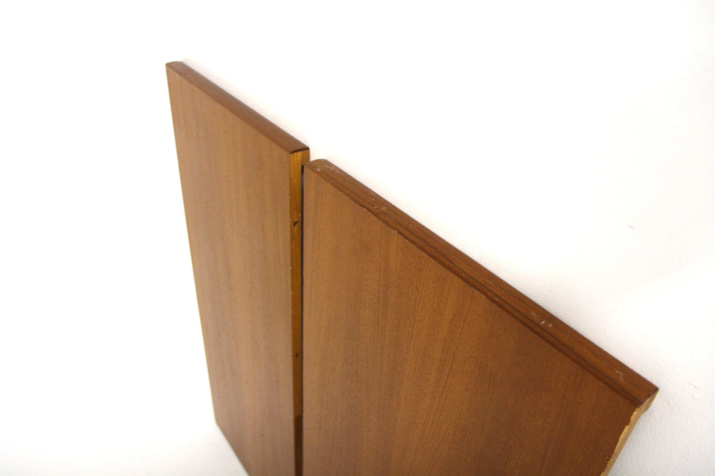 Tavolo rotondo Yngvar Sandström design svedese vintage anni 50 [sw27861] misure L.115+50+50 H.72