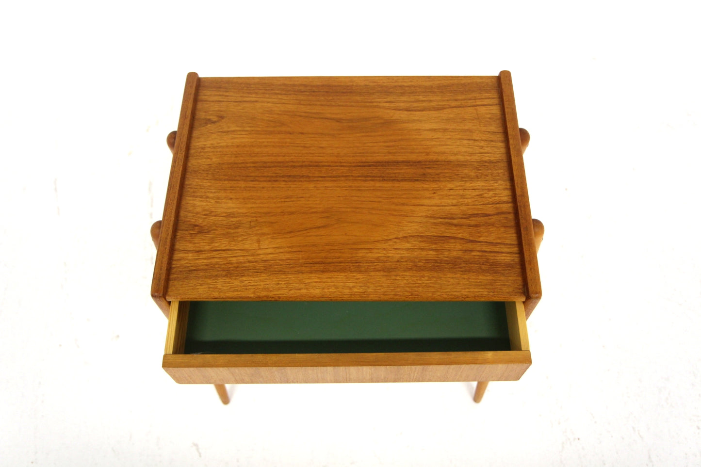 Comodino design svedese vintage anni 60 [sw28120] misure L.46 H.52 P.32