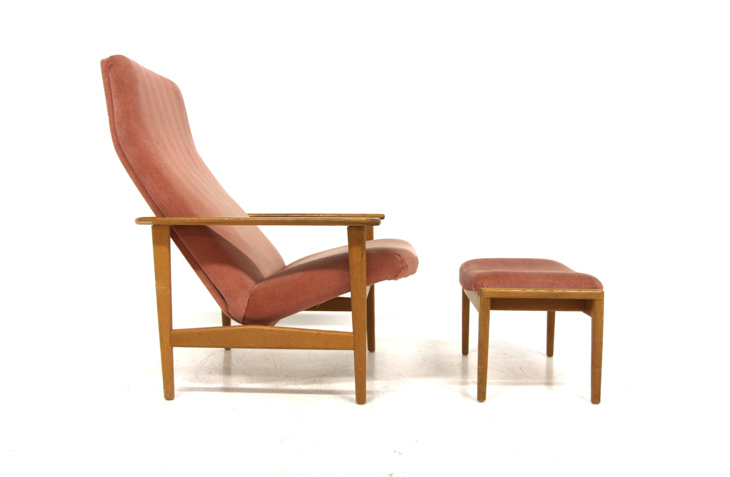 Poltrona e poggia piedi design svedese vintage anni 60 | sw29075