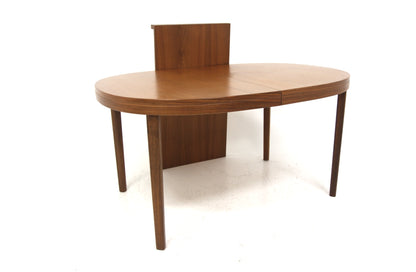 Tavolo ovale design svedese anni 60 | noce | 140cm | sw29084