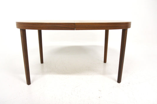 Tavolo ovale design svedese anni 60 | noce | 140cm | sw29084