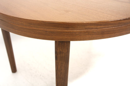 Tavolo ovale design svedese anni 60 | noce | 140cm | sw29084