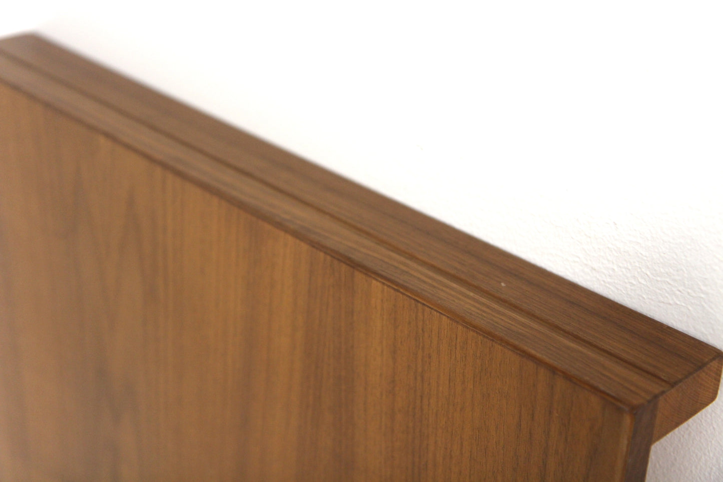 Tavolo ovale design svedese anni 60 | noce | 140cm | sw29084