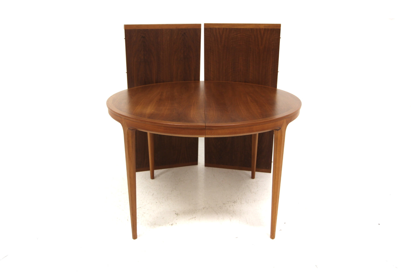 Tavolo tondo "Facett 3-132" Bertil Fridhagen design svedese anni 60 | noce | sw29125
