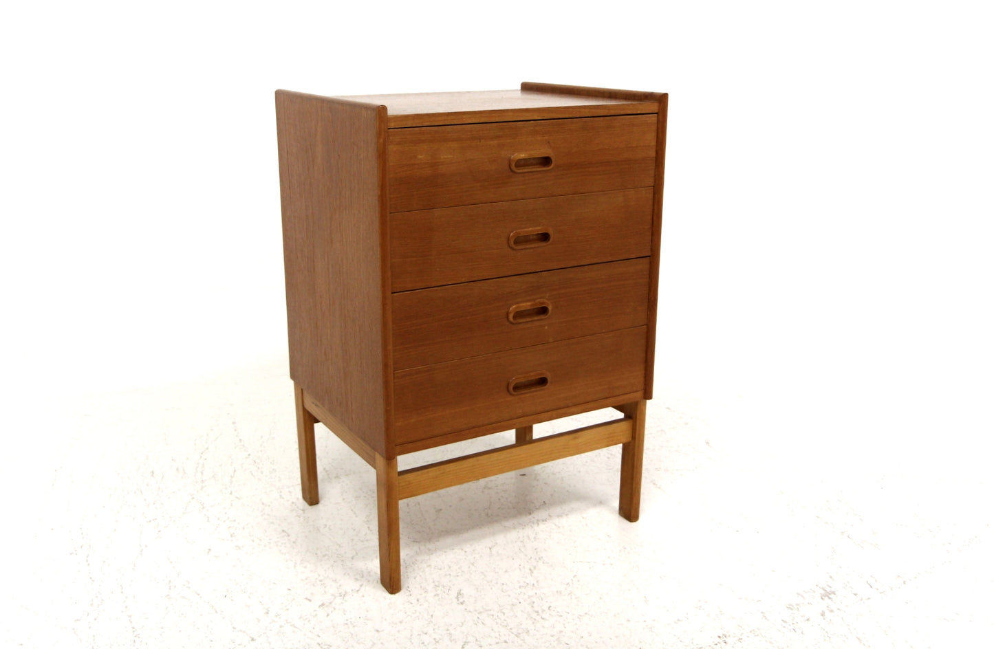 Cassettiera comodino design svedese vintage anni 60 | sw29169
