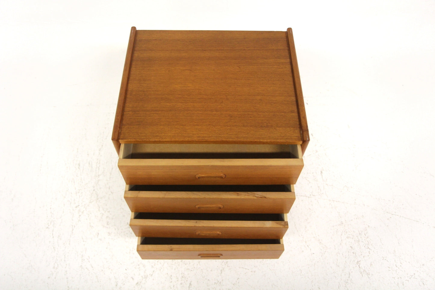 Cassettiera comodino design svedese vintage anni 60 | sw29169