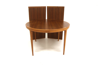 Tavolo tondo "Facett 3-132" Bertil Fridhagen design svedese anni 60 | noce | sw29300