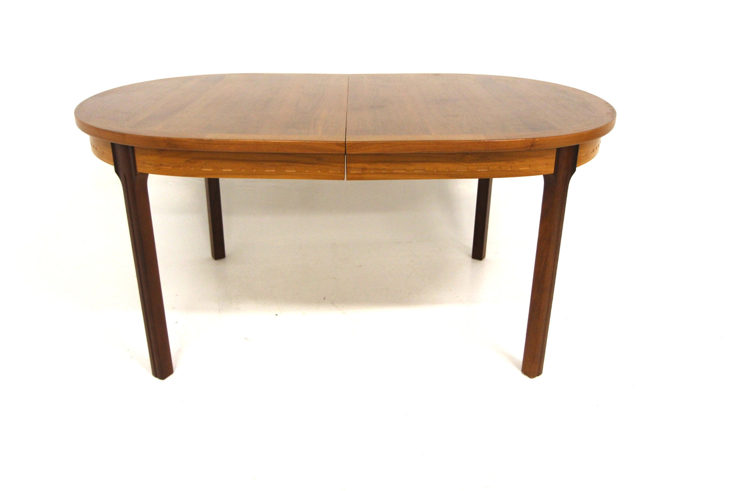Tavolo ovale noce Rimbo Troeds design svedese 1970 | sw29391