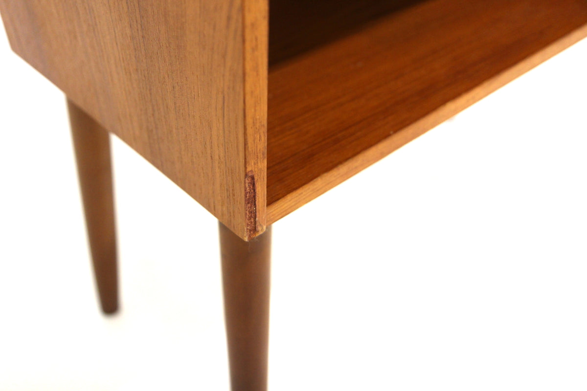 Comodino teak design svedese anni 60 | sw29632