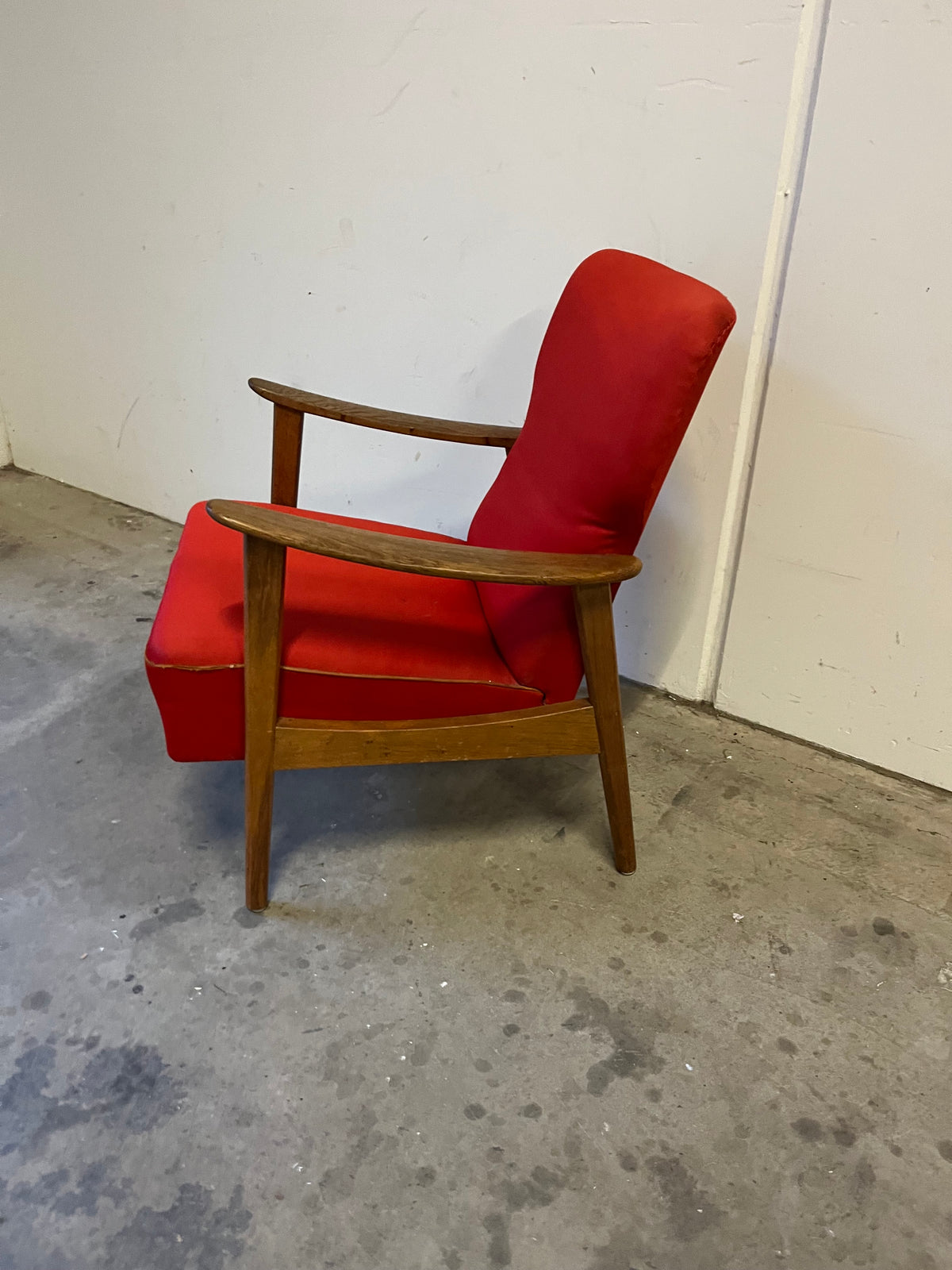 Poltrona rossa in quercia design danese anni 60 | fz9736