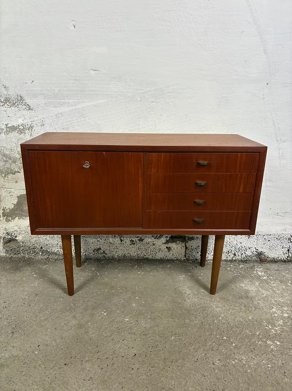 Sideboard compatto design danese vintage anni 50 [ck2280] misure L.75 H.57 P.28
