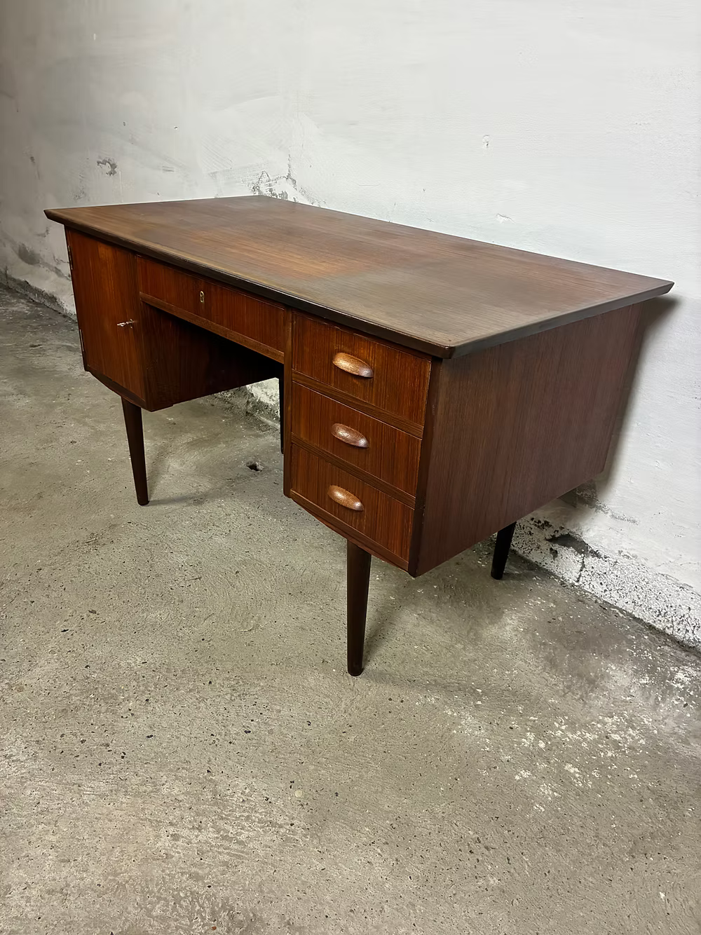 Scrivania centro design danese anni 50 [ck2130] misure L.125 H.65 P.75