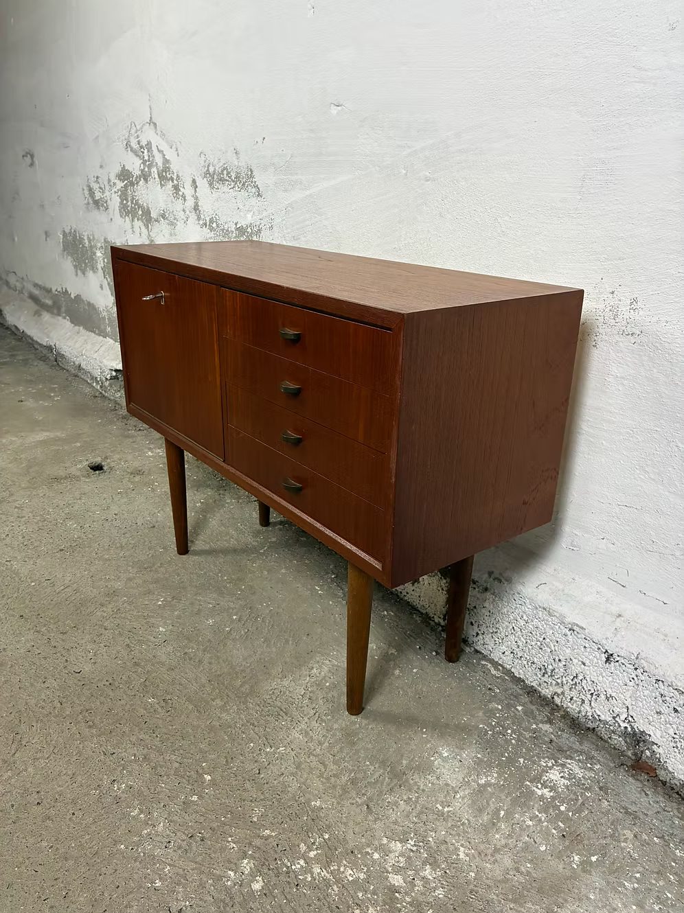 Sideboard compatto design danese vintage anni 50 [ck2280] misure L.75 H.57 P.28