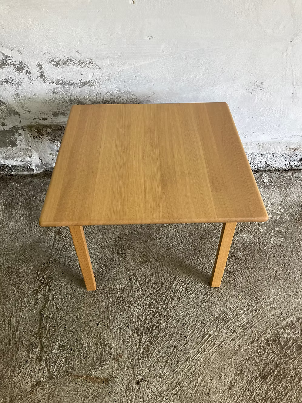 Tavolino da caffè Hans J Wegner vintage design danese anni 50 [ck2002] misure L.75 P.75