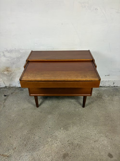 Toletta con cassetti vintage design danese anni 50 | ck2402