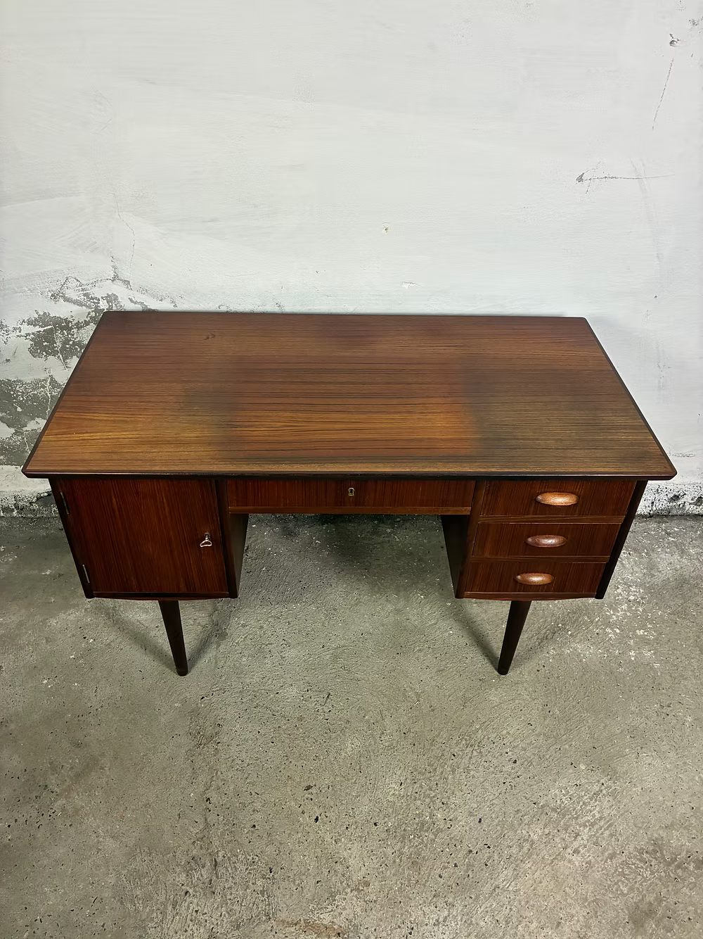 Scrivania centro design danese anni 50 [ck2130] misure L.125 H.65 P.75