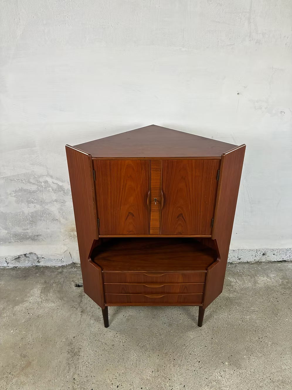 Mobile bar angolare Oman Jun design svedese vintage anni 60 | ck2456