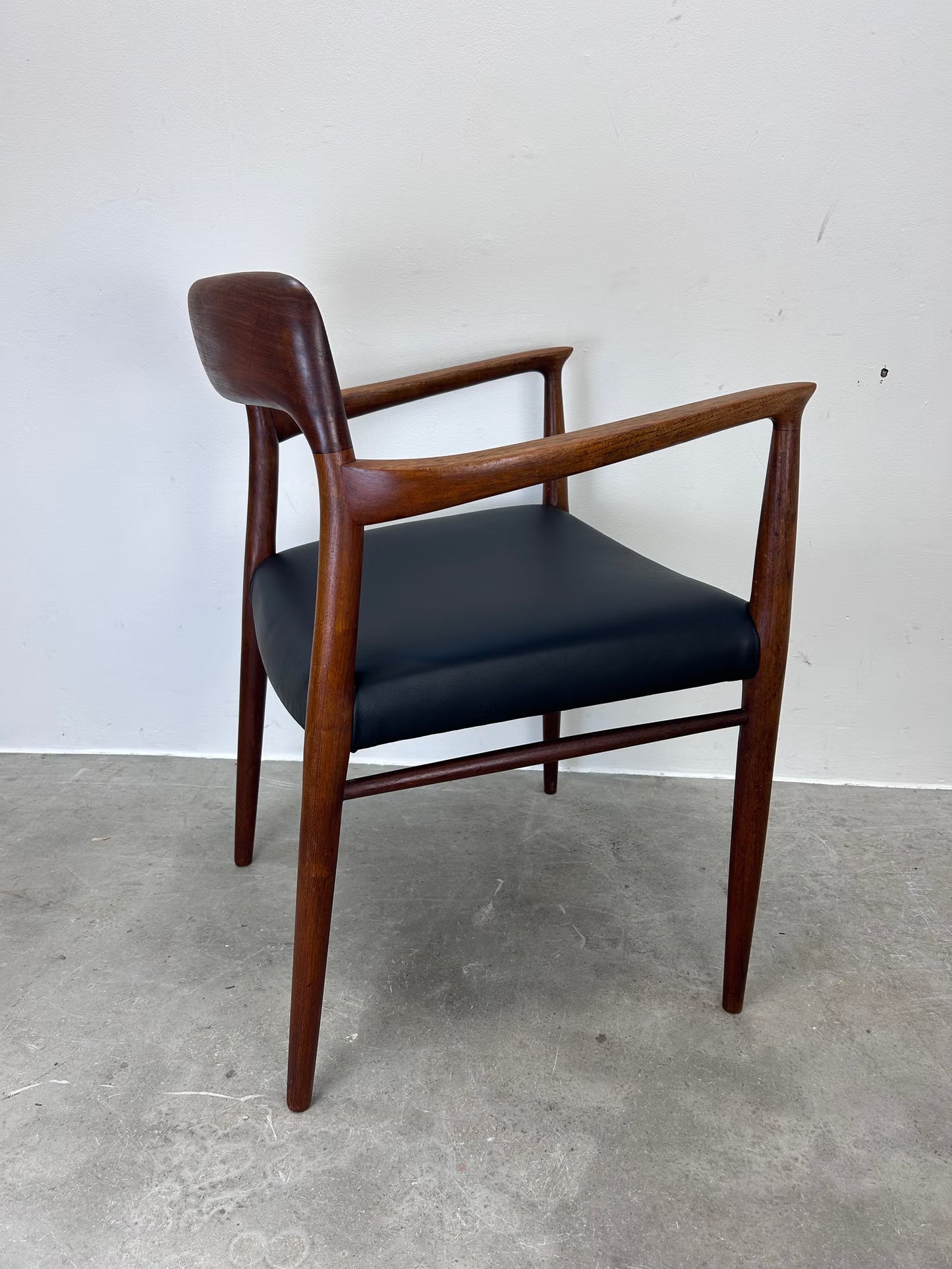 Sedia con braccioli Niels o Møller design danese vintage anni 60 | nr9920
